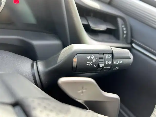 レクサス ＥＳ 300h Fスポーツ 福岡県 2019(平31)年 6万km ソニックチタニウム サンルーフ/純正ナビ（BT/フルセグ/AM/FM/DISC/AUX)/Bカメラ/レーダークルーズコントロール/LEDヘッドライト/オートマチックハイビーム/オートライト/HUD/レザーシート/DN席パワーシート/シートメモリー/DN席エアシート/DN席シートヒーター/ステアリングヒーター/チルトステアリング/純正19インチAW/デジタルインナーミラー/電動リアサンシェード/ISOFIX/BSM/横滑り防止装置/コーナーセンサー/レーンキープアシスト/盗難防止装置/衝突被害軽減システム/スマートキー/ETC2.0