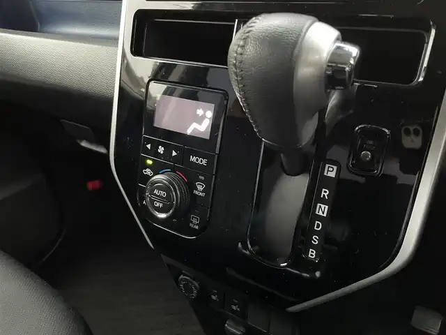 トヨタ ルーミー カスタムG 東京都 2019(令1)年 7.3万km ブラックマイカメタリック 純正SDナビ/　ワンセグTV/Bluetooth/CD/AM・FM/SD/AUX/バックカメラ/衝突回避支援ブレーキ/衝突警報機能/車線逸脱警報/誤発進抑制制御/先行車発信お知らせ/オートハイビーム/コーナーセンサー/クルーズコントロール/両側パワースライドドア/LEDヘッドライト/LEDフォグランプ/オートライト/前後ドライブレコーダー/シートヒーター/純正フロアマット/ビルトインETC/社外16インチアルミホイール/プッシュスタート/スマートキー/電動オート格納ミラー/ウインカーミラー/革巻きステアリングホイール/社外多機能コンソール/保証書/取扱説明書