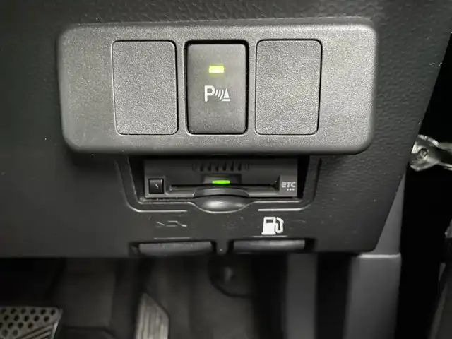 トヨタ ルーミー カスタムG 東京都 2019(令1)年 7.3万km ブラックマイカメタリック 純正SDナビ/　ワンセグTV/Bluetooth/CD/AM・FM/SD/AUX/バックカメラ/衝突回避支援ブレーキ/衝突警報機能/車線逸脱警報/誤発進抑制制御/先行車発信お知らせ/オートハイビーム/コーナーセンサー/クルーズコントロール/両側パワースライドドア/LEDヘッドライト/LEDフォグランプ/オートライト/前後ドライブレコーダー/シートヒーター/純正フロアマット/ビルトインETC/社外16インチアルミホイール/プッシュスタート/スマートキー/電動オート格納ミラー/ウインカーミラー/革巻きステアリングホイール/社外多機能コンソール/保証書/取扱説明書