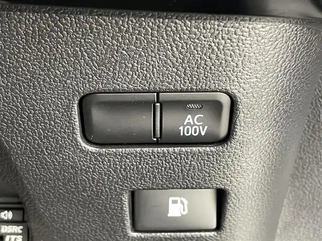 トヨタ プリウス A ツーリングセレクション 福井県 2016(平28)年 5.4万km ホワイトパールクリスタルシャイン 純正ナビ/CD/DVD/AM/FM/フルセグ/Bluetooth/シートヒーター/ヘッドアップディスプレイ/ブラインドスポットモニター/オートライト/オートマチックハイビーム/パーキングアシスト/レーンキープアシスト/クルーズコントロール/バックカメラ/ビルトインETC/純正ドラレコ/フォグランプ