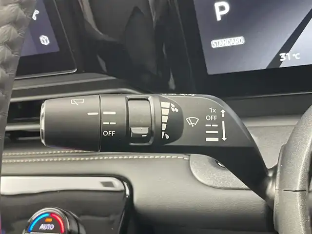 日産 セレナ ハイウェイスター V 埼玉県 2023(令5)年 1.2万km 赤 プロパイロット/　衝突軽減ブレーキ/レーンキープアシスト/　レーダークルーズコントロール/オートハイビーム/　クリアランスソナー/ブラインドスポットモニター/　パーキングアシスト/純正メーカーディスプレイナビ/　フルセグ/ＢＴ/カープレイ/USB/アラウンドビューモニター/デジタルインナーミラー/ステアリングスイッチ/パドルシフト/ETC2.0/両側パワースライドドア/ハンズフリースライドドア/ドライブレコーダー(ナビ連動)/ワイヤレス充電/アイドリングストップ/スマートキー/プッシュスタート/LEDヘッドライト/オートライト/フォグライト/電動格納/ウィンカーミラー/純正フロアマット