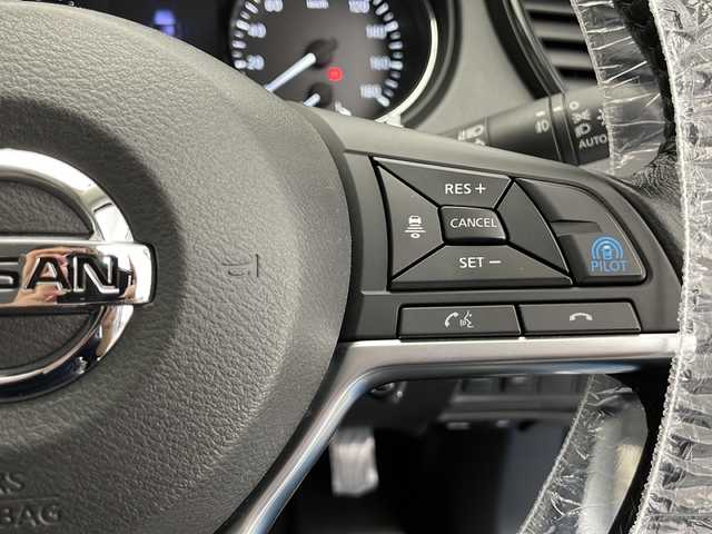 日産 エクストレイル 20Xi 長野県 2018(平30)年 5.4万km ブリリアントホワイトパール 社外ナビ　（CN-RA04WD　パナソニック製）/全方位カメラ　/フルセグＴＶ　/ＣＤ　ＤＶＤ　ＢＴ　/プロパイロット　/衝突軽減システム　/電動リアゲート　/コーナーセンサー　/ＥＴＣ　/電動パーキング　/オートホールド　/ＬＥＤヘッドライト　/オートマチックハイビーム/プッシュスタート/スマートキー/アイドリングストップ/スペアキー/保証書/取扱説明書