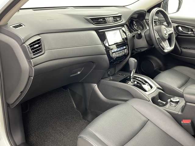 日産 エクストレイル 20Xi 道央・札幌 2018(平30)年 5.4万km ブリリアントホワイトパール ・社外ナビ&CD&DVD&BT&SD&TV/・パワーバックドア/・インテリジェントアラウンドビューモニター/・プロパイロット　/・インテリジェントエマージェンシーブレーキ　　/・アイドリングストップ/・コーナーセンサー　/・デジタルインナーミラー/・社外ドライブレコーダー/・ETC/・電動パーキング　/・オートホールド/・プッシュスタート　/・ＬＥＤヘッドライト　/・オートマチックハイビーム/・スマートキー/・スペアキー/・保証書/・取扱説明書