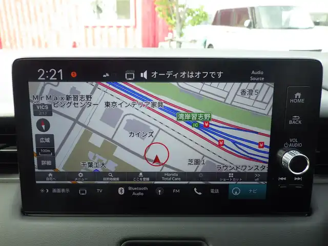 ホンダ ヴェゼル ハイブリッド e:HEV Z 千葉県 2025(令7)年 0.1万km未満 プラチナホワイトパール e:HEV Z　3VC4AG3　Honda CONNECTディスプレー+ETC2.0車載器+ワイヤレス充電器(220/000)/ホンダセンシング/・衝突軽減ブレーキ（CMBS）/・車線維持支援システム（LKAS）/・アダプティブクルーズコントロール（ACC）/・後方誤発進抑制機能/・誤発進抑制機能/パワーバックドア/ハーフレザーシート/前席シートヒーター/純正コネクトナビ/地デジTV/【Bluetooth接続】/【Apple CarPlay　Android Auto対応】/バックカメラ/ワイヤレス充電/革巻きステアリング/ステアリングスイッチ/パドルシフト/ETC（2.0）/LEDヘッドライト/フォグライト/ウインカーミラー/コーナーセンサー/純正18インチアルミホイル/サイド/カーテンエアバッグ/Honda スマートキー