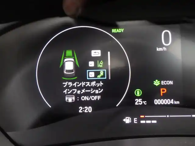 ホンダ ヴェゼル ハイブリッド e:HEV Z 千葉県 2025(令7)年 0.1万km未満 プラチナホワイトパール e:HEV Z　3VC4AG3　Honda CONNECTディスプレー+ETC2.0車載器+ワイヤレス充電器(220/000)/ホンダセンシング/・衝突軽減ブレーキ（CMBS）/・車線維持支援システム（LKAS）/・アダプティブクルーズコントロール（ACC）/・後方誤発進抑制機能/・誤発進抑制機能/パワーバックドア/ハーフレザーシート/前席シートヒーター/純正コネクトナビ/地デジTV/【Bluetooth接続】/【Apple CarPlay　Android Auto対応】/バックカメラ/ワイヤレス充電/革巻きステアリング/ステアリングスイッチ/パドルシフト/ETC（2.0）/LEDヘッドライト/フォグライト/ウインカーミラー/コーナーセンサー/純正18インチアルミホイル/サイド/カーテンエアバッグ/Honda スマートキー