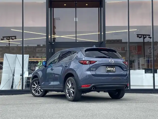 マツダ ＣＸ－５ 25T エクスクルーシブモード 福岡県 2021(令3)年 1.2万km ポリメタルグレーM ・1オーナー/・レーダークルーズコントロール/・純正メモリーナビ/USB/Bluetooth/AppleCarPlay/・全方位カメラ/・茶革シート/シートヒーター/・前後ドライブレコーダー/・フルセグ/・社外ETC/・純正19AW/・プッシュスタート/・パーキングアシスト/・スマートキー/・スペアキー/・フルフラットシート/・パワーシート/・レーンキープアシスト/・オートライト/・LEDライト/・パドルシフト/・保証書/・取扱説明書/・記録簿