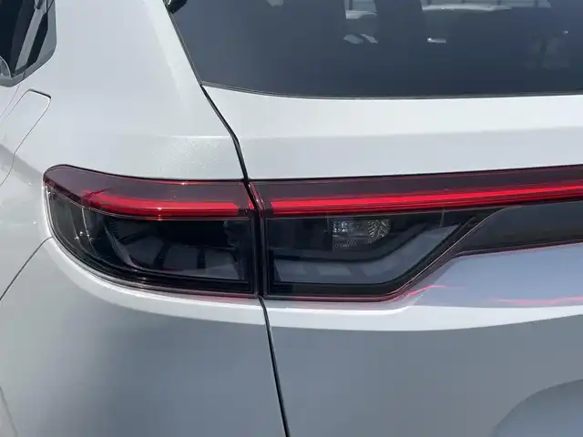 ホンダ ヴェゼル ハイブリッド e:HEV Z 茨城県 2023(令5)年 2.3万km プラチナホワイトパール 純正ナビ/【ＣＤ・ＤＶＤ・ＳＤ・ＵＳＢ・AM・FM・TV・BT・AUX・iPod】/シートヒーター/ステアリングヒーター/ワイヤレス充電/BSM/電動リアゲート/パドルシフト/ダウンヒルアシストコントロール/ブレーキホールド/レーダークルコン/ETC/Bカメラ/前後コーナーセンサー/オートライト/Fフォグ