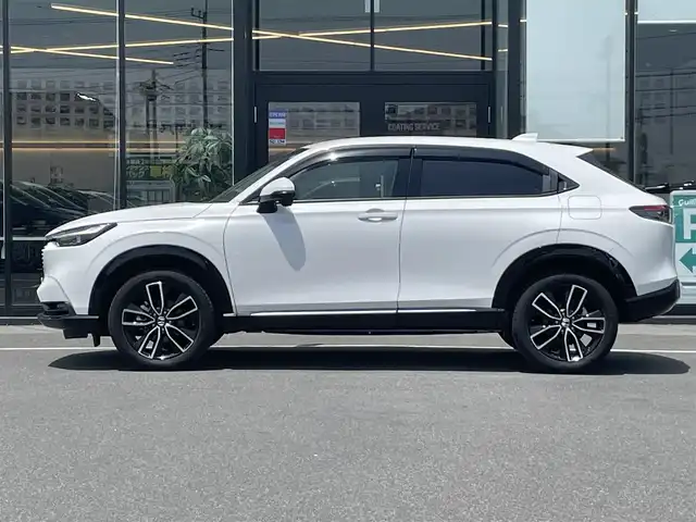 ホンダ ヴェゼル ハイブリッド e:HEV Z 茨城県 2023(令5)年 2.3万km プラチナホワイトパール 純正ナビ/【ＣＤ・ＤＶＤ・ＳＤ・ＵＳＢ・AM・FM・TV・BT・AUX・iPod】/シートヒーター/ステアリングヒーター/ワイヤレス充電/BSM/電動リアゲート/パドルシフト/ダウンヒルアシストコントロール/ブレーキホールド/レーダークルコン/ETC/Bカメラ/前後コーナーセンサー/オートライト/Fフォグ