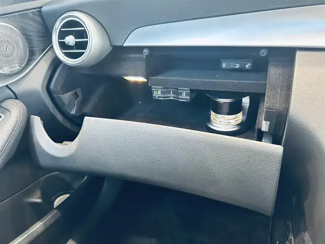 メルセデス・ベンツ Ｃ２００ ローレウスED スポーツプラスPKG 大阪府 2021(令3)年 2.2万km ダイヤモンドホワイト レザーエクスクルーシブP/レーダーセーフティP/ワンオーナー/サンルーフ/HUD/ACC/ブルメスター/黒革/メモリ付きパワーシート/エアシートヒーター/純正ナビ/TV/360度カメラ/applecarplay/純正18インチAW/LEDヘッドライト/アンビエントライト/電動リアゲート/ブラインドスポット/パフュームアトマイザー/ワイヤレス充電