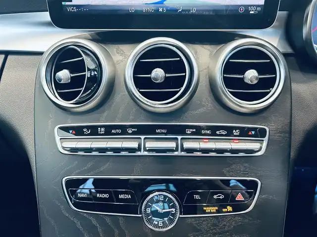 メルセデス・ベンツ Ｃ２００ ローレウスED スポーツプラスPKG 大阪府 2021(令3)年 2.2万km ダイヤモンドホワイト レザーエクスクルーシブP/レーダーセーフティP/ワンオーナー/サンルーフ/HUD/ACC/ブルメスター/黒革/メモリ付きパワーシート/エアシートヒーター/純正ナビ/TV/360度カメラ/applecarplay/純正18インチAW/LEDヘッドライト/アンビエントライト/電動リアゲート/ブラインドスポット/パフュームアトマイザー/ワイヤレス充電