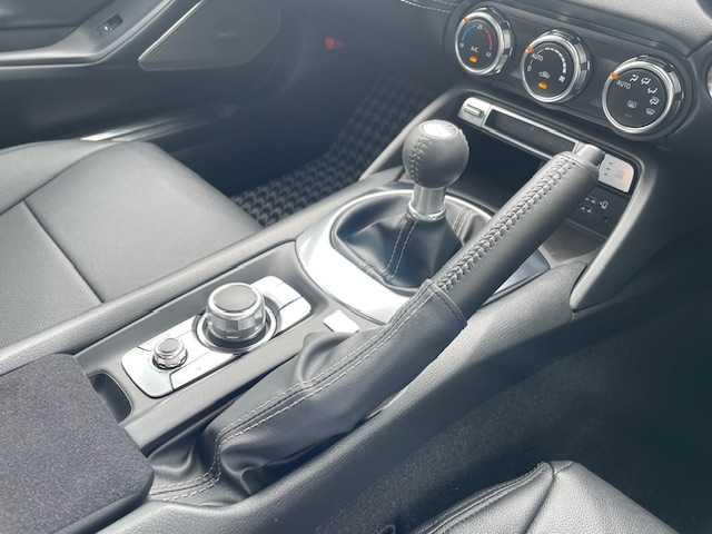 マツダ ロードスター ＲＦ RS 三重県 2023(令5)年 0.4万km スノーフレイクホワイトパールマイカ ツートンルーフ/ブラインドスポットモニタリング/車線逸脱警報システム/アドバンストスマートシティブレーキ/スマートシティブレーキサポート（後退時）/クルーズコントロール/BOSEサウンドシステム/純正SDナビ/フルセグTV/【CD/DVD/Bluetooth/USB/AUX】/バックカメラ/オートライト/アダプティブLEDヘッドライト/プッシュスタート/スマートキー/スペアキー/純正フロアマット