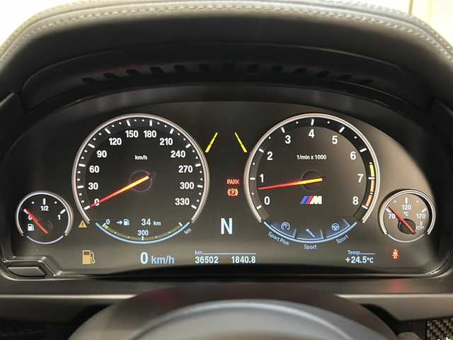 ＢＭＷ Ｘ６ Ｍ 新潟県 2018(平30)年 3.7万km カーボンブラックM オプション/カーボンファイバーインテリアトリム/純正21インチアルミホイール/主要装備/インテリジェントセーフティ/-衝突被害軽減ブレーキ/-レーンキープアシスト/-ブラインドスポットアシスト/純正HDDナビ/(CD/DVD/Bluetooth/USB/AUX/フルセグTV)/トップビューカメラ/ETC/ドライブレコーダー/ブラックレザーシート/シートヒーター/メモリ付きパワーシート/パワーバックドア/LEDヘッドライト/コーナーセンサー/パドルシフト/クルーズコントロール