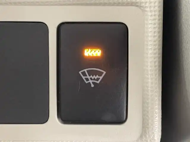 ダイハツ ムーヴ キャンバス G メイクアップ VS SAⅢ 福島県 2022(令4)年 0.8万km パールホワイトⅢ/ナチュラルベージュマイカメタリック 2トーン スマートアシストIII/・衝突回避支援ブレーキ機能/・衝突警報機能/・車線逸脱警報機能/・誤発進抑制制御機能/・先行車発進お知らせ機能/純正SDナビ/型番:NSZT-X72D/・AM/FM/CD/DVD/BT/SD/HDMI/フルセグTV/・全方位カメラ/・ETC/・ドライブレコーダー/両側パワースライドドア/アイドリングストップ/プッシュスタート/・スマートキー/・スペアキー/ステアリングスイッチ/LEDヘッドライト/・オートライト/・オートハイビーム/シートヒーター/純正フロアマット/ドアバイザー
