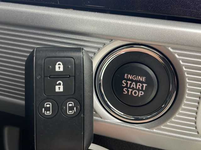 スズキ スペーシア カスタム HYBRID XS 秋田県 2024(令6)年 1.6万km ピュアホワイトP 4WD/両側パワースライドドア/社外ナビ/(Bluetooth/FM/AM)/バックカメラ/スズキセーフティサポート/レーダークルーズコントロール/レーンキープアシスト/衝突被害軽減システム/横滑防止機能/アイドリングストップ/プッシュスタート/スマートキー/スペアキー/ハーフレザーシート/前席シートヒーター/ステアリングリモコン/オートライト/オートマチックハイビーム/LEDヘッドライト/フォグランプ/後方コーナーセンサー/前方ドライブレコーダー/純正アルミホイール/社外フロアマット/取扱説明書/保証書