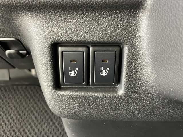 スズキ スペーシア カスタム HYBRID XS 秋田県 2024(令6)年 1.6万km ピュアホワイトP 4WD/両側パワースライドドア/社外ナビ/(Bluetooth/FM/AM)/バックカメラ/スズキセーフティサポート/レーダークルーズコントロール/レーンキープアシスト/衝突被害軽減システム/横滑防止機能/アイドリングストップ/プッシュスタート/スマートキー/スペアキー/ハーフレザーシート/前席シートヒーター/ステアリングリモコン/オートライト/オートマチックハイビーム/LEDヘッドライト/フォグランプ/後方コーナーセンサー/前方ドライブレコーダー/純正アルミホイール/社外フロアマット/取扱説明書/保証書
