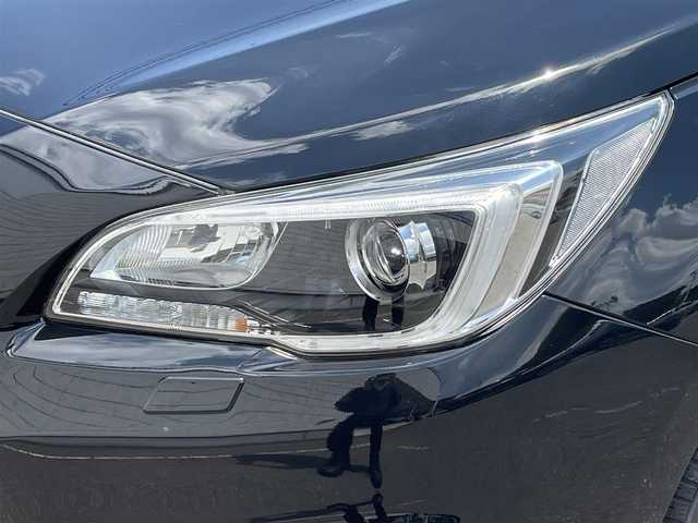 スバル アウトバック ベース 岩手県 2016(平28)年 4.7万km クリスタルブラックシリカ 禁煙車/4WD/全席シートヒーター/全席オートパワーウィンドウ/前席パワーシート（運転席メモリー機能有）/追従型クルーズコントロール/社外ナビ/→フルセグTV/Bluetooth/CD/DVD/FM/AM/バックカメラ//ブラインドスポットモニター/衝突軽減システム/コーナーセンサー/横滑り防止装置/レーンキープアシスト/X-NODE/ダウンヒルアシストコントロール/オートライト/HIDヘッドライト/フォグライト/〇プッシュスタート/〇パドルシフト/〇電動格納ミラー/〇ウィンカーミラー/〇ドアバイザー/〇フロアマット/ルーフレール/ETC/USBポート2つ/シガーソケット/取扱説明書/スペアキー