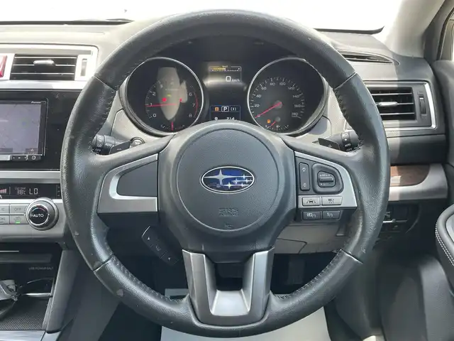 スバル アウトバック ベース 岩手県 2016(平28)年 4.7万km クリスタルブラックシリカ 禁煙車/4WD/全席シートヒーター/全席オートパワーウィンドウ/前席パワーシート（運転席メモリー機能有）/追従型クルーズコントロール/社外ナビ/→フルセグTV/Bluetooth/CD/DVD/FM/AM/バックカメラ//ブラインドスポットモニター/衝突軽減システム/コーナーセンサー/横滑り防止装置/レーンキープアシスト/X-NODE/ダウンヒルアシストコントロール/オートライト/HIDヘッドライト/フォグライト/〇プッシュスタート/〇パドルシフト/〇電動格納ミラー/〇ウィンカーミラー/〇ドアバイザー/〇フロアマット/ルーフレール/ETC/USBポート2つ/シガーソケット/取扱説明書/スペアキー