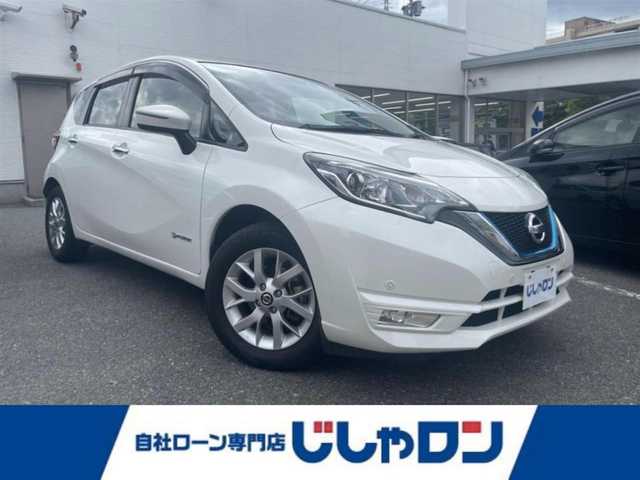 日産 ノート e－パワー X 福岡県 2018(平30)年 8.2万km ブリリアントホワイトパール (株)IDOMが運営する【じしゃロン八幡西店】の自社ローン専用車両になります。こちらは現金またはオートローンご利用時の価格です。自社ローンご希望の方は別途その旨お申付け下さい/・純正ナビ（MJ118D-W)/・Bluetooth/TV/・衝突被害軽減システム/・車線逸脱防止支援システム/・ウィンカーミラー/・プッシュスタート/・スマートキー/・純正フロアマット/・純正ホイール