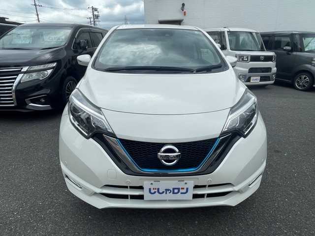 日産 ノート e－パワー X 福岡県 2018(平30)年 8.2万km ブリリアントホワイトパール (株)IDOMが運営する【じしゃロン八幡西店】の自社ローン専用車両になります。こちらは現金またはオートローンご利用時の価格です。自社ローンご希望の方は別途その旨お申付け下さい/・純正ナビ（MJ118D-W)/・Bluetooth/TV/・衝突被害軽減システム/・車線逸脱防止支援システム/・ウィンカーミラー/・プッシュスタート/・スマートキー/・純正フロアマット/・純正ホイール