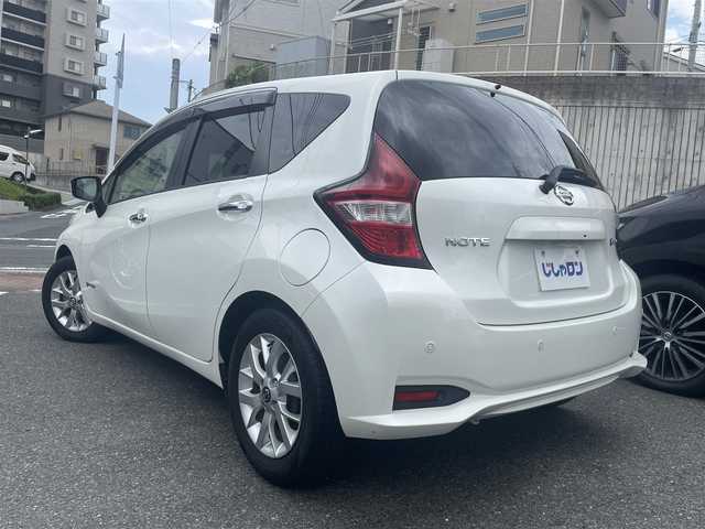 日産 ノート e－パワー X 福岡県 2018(平30)年 8.2万km ブリリアントホワイトパール (株)IDOMが運営する【じしゃロン八幡西店】の自社ローン専用車両になります。こちらは現金またはオートローンご利用時の価格です。自社ローンご希望の方は別途その旨お申付け下さい/・純正ナビ（MJ118D-W)/・Bluetooth/TV/・衝突被害軽減システム/・車線逸脱防止支援システム/・ウィンカーミラー/・プッシュスタート/・スマートキー/・純正フロアマット/・純正ホイール