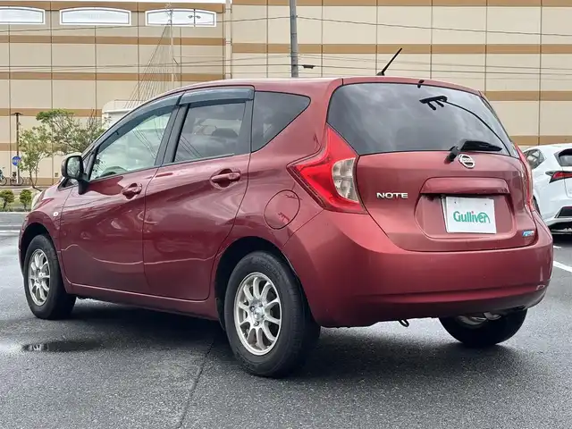 日産 ノート X DIG－S 宮城県 2012(平24)年 8万km ラディアントレッド 登録時走行距離79502km/社外SDナビ/FM・AM・TV・Bluetooth・CD/ETC/アイドリングストップ/スマートキー/スペアキーあり/スタッドレスタイヤ4本/ヘッドライトイベライザー/シフトロック機能/電動格納ミラー/ドアバイザー/純正フロアマット/社外アルミホイール/ECOモード