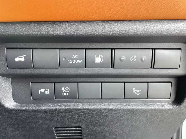 三菱 アウトランダー ＰＨＥＶ P 道央・札幌 2022(令4)年 5万km パールⅡ ・４WD/e-Assist/マイパイロット/・レーダークルーズコントロールシステム/・衝突被害軽減ブレーキシステム/・レーンチェンジアシスト機能付/・純正12.3インチディスプレイモニター/・Bluetooth/USB/フルセグ//・360度ビューモニター/バックカメラ /・レザーシートD.N/パワーシート/・D.N.２列目シートヒーター/ステアリングヒーター/・パワーバックドア /・ヘッドアップディスプレイ/・AC100V1500W/置くだけ充電/・社外ドライブレコーダー/・LEDオートライト/オートハイビーム/・ビルトインETC