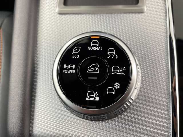 三菱 アウトランダー ＰＨＥＶ P 道央・札幌 2022(令4)年 5万km パールⅡ ・４WD/e-Assist/マイパイロット/・レーダークルーズコントロールシステム/・衝突被害軽減ブレーキシステム/・レーンチェンジアシスト機能付/・純正12.3インチディスプレイモニター/・Bluetooth/USB/フルセグ//・360度ビューモニター/バックカメラ /・レザーシートD.N/パワーシート/・D.N.２列目シートヒーター/ステアリングヒーター/・パワーバックドア /・ヘッドアップディスプレイ/・AC100V1500W/置くだけ充電/・社外ドライブレコーダー/・LEDオートライト/オートハイビーム/・ビルトインETC