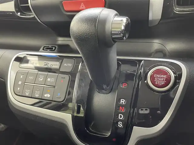 ホンダ Ｎ ＢＯＸ カスタム G ターボ Lパッケージ 茨城県 2016(平28)年 5.9万km プレミアムホワイトパールⅡ 純正ナビ/バックカメラ/フルセグ/シティブレーキアクティブシステム/クルーズコントロール/両側電動スライドドア/ETC/ハーフレザーシート/パドルシフト/純正15インチAW/ディスチャージヘッドライト/スマートキー/プッシュスタート
