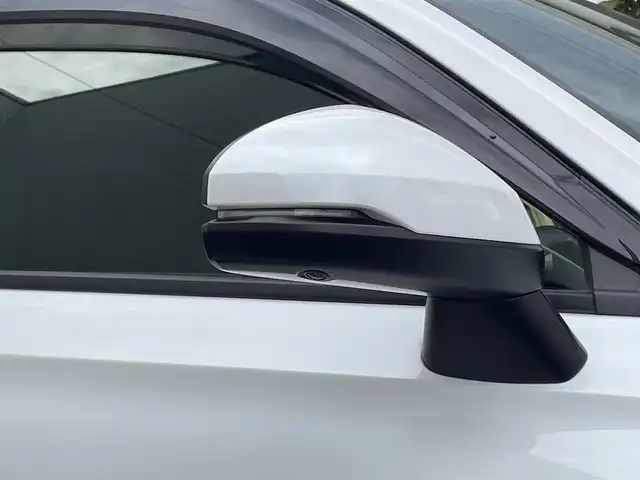 ホンダ ヴェゼル ハイブリッド e:HEV Z 群馬県 2022(令4)年 10.3万km プラチナホワイトパール ワンオーナー/純正アンダーエアロ/ホンダコネクトナビ/Bluetooth/フルセグTV/ホンダセンシング/ブラインドスポットインフォメーション/全方位カメラ/ETC2.0/ワイヤレス充電器/前席シートヒーター/ハンズフリーアクセスパワーテールゲート/純正18インチアルミ/LEDヘッドライト/ステアリングスィッチ/スマートキー2本/W/サイド/カーテンエアバック/保証書/取扱説明書