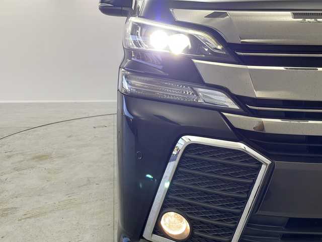 トヨタ ヴェルファイア Z 茨城県 2016(平28)年 6.1万km ブラック ９インチナビ　フルセグＴＶ　両側電動スライドドア　後席モニター　オットマン　ＥＴＣ　１００Ｖ充電　パーキングアシスト　横滑り防止装置　衝突被害軽減ブレーキ　純正１８インチアルミホイール　ＬＥＤライト