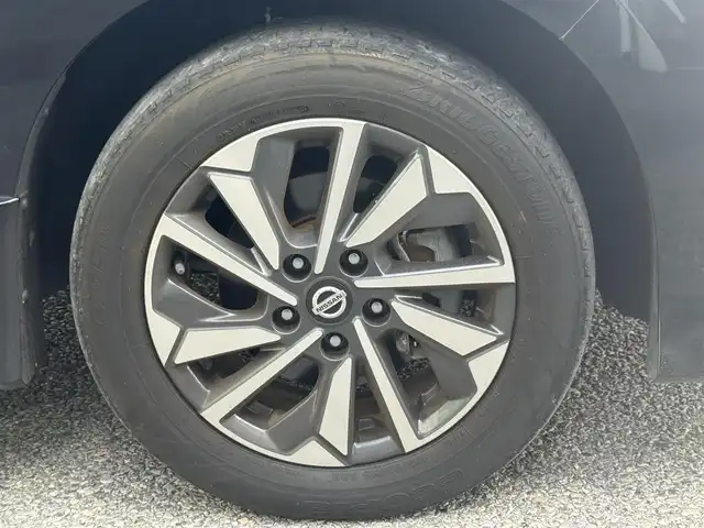 日産 セレナ ハイウェイスター V 千葉県 2020(令2)年 3.9万km ダイヤモンドブラック 純正SDナビ（AM/FM/CD/DVD/Bluetooth）/フルセグTV/インテリジェントルームミラー/アラウンドビューモニター/ブラインドスポットモニター/エマージェンシーブレーキ/プロパイロット/両側パワースライドドア/前後ドライブレコーダー/純正アルミホイール/純正フロアマット/LEDヘッドライト