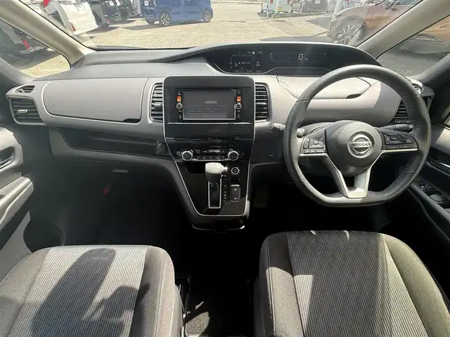 日産 セレナ ハイウェイスター V 千葉県 2020(令2)年 3.9万km ダイヤモンドブラック 純正SDナビ（AM/FM/CD/DVD/Bluetooth）/フルセグTV/インテリジェントルームミラー/アラウンドビューモニター/ブラインドスポットモニター/エマージェンシーブレーキ/プロパイロット/両側パワースライドドア/前後ドライブレコーダー/純正アルミホイール/純正フロアマット/LEDヘッドライト