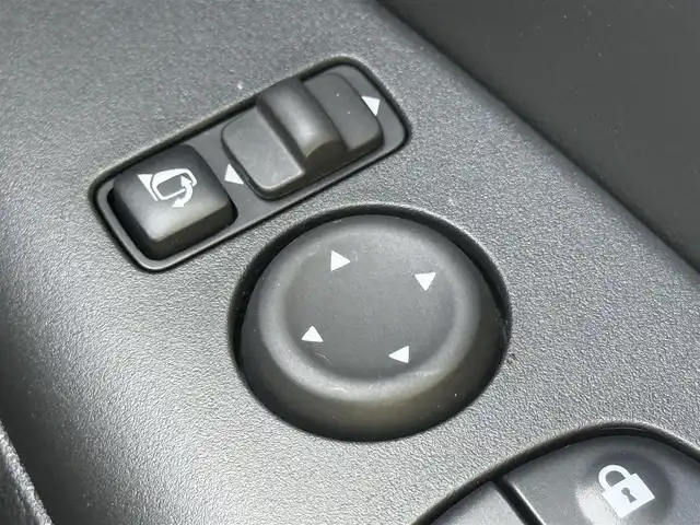 日産 セレナ ハイウェイスター V 千葉県 2020(令2)年 3.9万km ダイヤモンドブラック 純正SDナビ（AM/FM/CD/DVD/Bluetooth）/フルセグTV/インテリジェントルームミラー/アラウンドビューモニター/ブラインドスポットモニター/エマージェンシーブレーキ/プロパイロット/両側パワースライドドア/前後ドライブレコーダー/純正アルミホイール/純正フロアマット/LEDヘッドライト