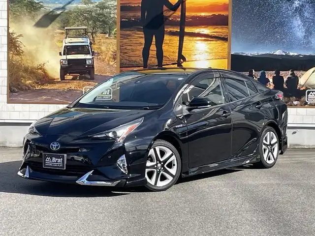 トヨタ プリウス A ツーリングセレクション 愛知県 2016(平28)年 8.9万km アティチュードブラックマイカ トヨタセーフティセンス　/レーダークルーズコントロール　/パーキングアシスト　/合皮シート　/アルパイン製９インチナビ　/バックカメラ　/ヘッドアップディスプレイ　/ＥＴＣ　/ＬＥＤヘッドライト/プッシュスタート/スマートキー