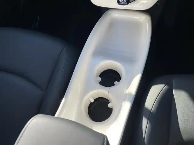 トヨタ プリウス A ツーリングセレクション 愛知県 2016(平28)年 8.9万km アティチュードブラックマイカ トヨタセーフティセンス　/レーダークルーズコントロール　/パーキングアシスト　/合皮シート　/アルパイン製９インチナビ　/バックカメラ　/ヘッドアップディスプレイ　/ＥＴＣ　/ＬＥＤヘッドライト/プッシュスタート/スマートキー