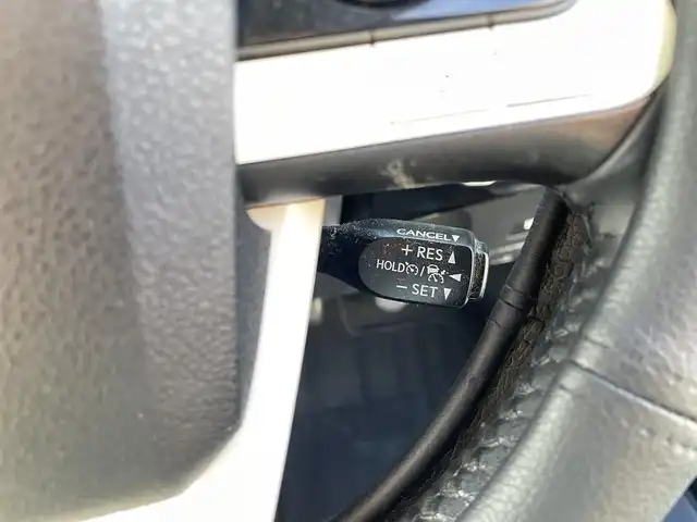 トヨタ プリウス A ツーリングセレクション 愛知県 2016(平28)年 8.9万km アティチュードブラックマイカ トヨタセーフティセンス　/レーダークルーズコントロール　/パーキングアシスト　/合皮シート　/アルパイン製９インチナビ　/バックカメラ　/ヘッドアップディスプレイ　/ＥＴＣ　/ＬＥＤヘッドライト/プッシュスタート/スマートキー