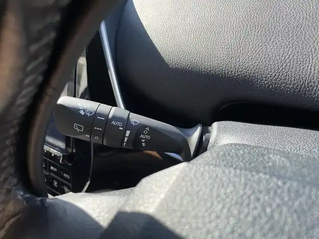 トヨタ プリウス A ツーリングセレクション 愛知県 2016(平28)年 8.9万km アティチュードブラックマイカ トヨタセーフティセンス　/レーダークルーズコントロール　/パーキングアシスト　/合皮シート　/アルパイン製９インチナビ　/バックカメラ　/ヘッドアップディスプレイ　/ＥＴＣ　/ＬＥＤヘッドライト/プッシュスタート/スマートキー