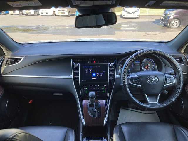 トヨタ ハリアー プレミアム 愛媛県 2016(平28)年 8.8万km ホワイトパールクリスタルシャイン メーカーオプションナビ/ＪＢＬサウンドシステム/・CD/DVD/Blu-ray/・フルセグTV/Bluetooth/SD/バックカメラ/モデリスタエアロ/・フロントスポイラー/・サイドスポイラー/・リアアンダースポイラー/・マフラー/革シート/・D席パワーシート/パワーバックドア/クルーズコントロール/レーンキープアシスト/ETC/純正アルミホイール/LEDオートライト/・オートハイビーム/取扱説明書/保証書