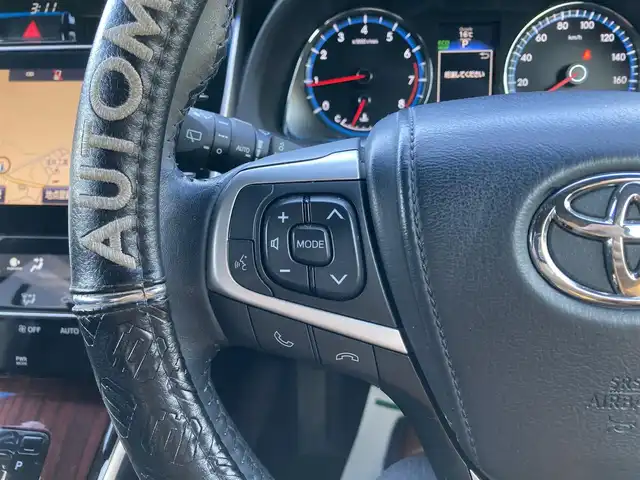 トヨタ ハリアー プレミアム 愛媛県 2016(平28)年 8.8万km ホワイトパールクリスタルシャイン メーカーオプションナビ/ＪＢＬサウンドシステム/・CD/DVD/Blu-ray/・フルセグTV/Bluetooth/SD/バックカメラ/モデリスタエアロ/・フロントスポイラー/・サイドスポイラー/・リアアンダースポイラー/・マフラー/革シート/・D席パワーシート/パワーバックドア/クルーズコントロール/レーンキープアシスト/ETC/純正アルミホイール/LEDオートライト/・オートハイビーム/取扱説明書/保証書