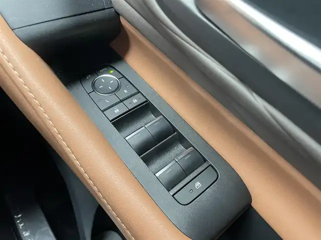 トヨタ ヴェルファイア ハイブリット Z プレミア 千葉県 2024(令6)年 2.5万km ブラック 純正14インチナビ/・フルセグTV/・Bluetooth/・FM/AM/・HDMI/・USB接続/ツインムーンルーフ/フリップダウンモニター/全方位カメラ/パワーバックドア/デジタルインナーミラー/ブラインドスポットモニター/トヨタセーフティセンス/・プリクラッシュセーフティー/・レーントレーシングアシスト/・レーンディパーチャーアラート/・レーダークルーズコントロール/・ロードサインアシスト/・プロアクティブドライビングアシスト/ステアリングヒーター/前後シートヒーター/前後シートベンチレーション/ユニバーサルステップ