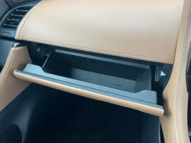 トヨタ ヴェルファイア ハイブリット Z プレミア 千葉県 2024(令6)年 2.5万km ブラック 純正14インチナビ/・フルセグTV/・Bluetooth/・FM/AM/・HDMI/・USB接続/ツインムーンルーフ/フリップダウンモニター/全方位カメラ/パワーバックドア/デジタルインナーミラー/ブラインドスポットモニター/トヨタセーフティセンス/・プリクラッシュセーフティー/・レーントレーシングアシスト/・レーンディパーチャーアラート/・レーダークルーズコントロール/・ロードサインアシスト/・プロアクティブドライビングアシスト/ステアリングヒーター/前後シートヒーター/前後シートベンチレーション/ユニバーサルステップ