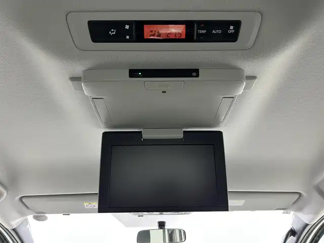 トヨタ エスクァイア Xi ウェルジョイン 佐賀県 2015(平27)年 2.1万km ホワイトパールクリスタルシャイン 福祉車両スローパー/純正9インチナビ/バックカメラ/フルセグテレビ/CD/DVD/BT/SD/FM.AM/後席フリップダウンモニター/両側パワースライドドア/プッシュスタート/コーナーセンサー/プリクラッシュセーフティ/レーンディパーチャーアラート/オートハイビーム/純正15インチアルミホイール/スマートキー×2/保証書/取扱説明書