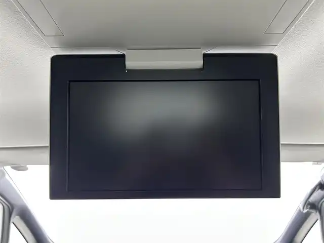 トヨタ エスクァイア Xi ウェルジョイン 佐賀県 2015(平27)年 2.1万km ホワイトパールクリスタルシャイン 福祉車両スローパー/純正9インチナビ/バックカメラ/フルセグテレビ/CD/DVD/BT/SD/FM.AM/後席フリップダウンモニター/両側パワースライドドア/プッシュスタート/コーナーセンサー/プリクラッシュセーフティ/レーンディパーチャーアラート/オートハイビーム/純正15インチアルミホイール/スマートキー×2/保証書/取扱説明書