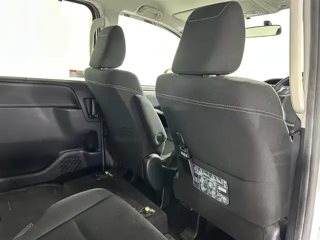 トヨタ エスクァイア Xi ウェルジョイン 佐賀県 2015(平27)年 2.1万km ホワイトパールクリスタルシャイン 福祉車両スローパー/純正9インチナビ/バックカメラ/フルセグテレビ/CD/DVD/BT/SD/FM.AM/後席フリップダウンモニター/両側パワースライドドア/プッシュスタート/コーナーセンサー/プリクラッシュセーフティ/レーンディパーチャーアラート/オートハイビーム/純正15インチアルミホイール/スマートキー×2/保証書/取扱説明書