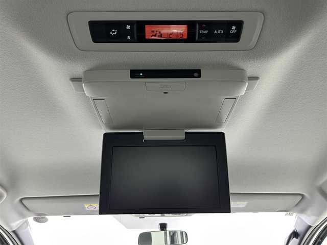 トヨタ エスクァイア Xi ウェルジョイン 佐賀県 2015(平27)年 2.1万km ホワイトパールクリスタルシャイン 福祉車両スローパー/純正9インチナビ/バックカメラ/フルセグテレビ/CD/DVD/BT/SD/FM.AM/後席フリップダウンモニター/両側パワースライドドア/プッシュスタート/コーナーセンサー/プリクラッシュセーフティ/レーンディパーチャーアラート/オートハイビーム/純正15インチアルミホイール/スマートキー×2/保証書/取扱説明書