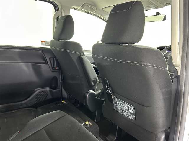 トヨタ エスクァイア Xi ウェルジョイン 佐賀県 2015(平27)年 2.1万km ホワイトパールクリスタルシャイン 福祉車両スローパー/純正9インチナビ/バックカメラ/フルセグテレビ/CD/DVD/BT/SD/FM.AM/後席フリップダウンモニター/両側パワースライドドア/プッシュスタート/コーナーセンサー/プリクラッシュセーフティ/レーンディパーチャーアラート/オートハイビーム/純正15インチアルミホイール/スマートキー×2/保証書/取扱説明書