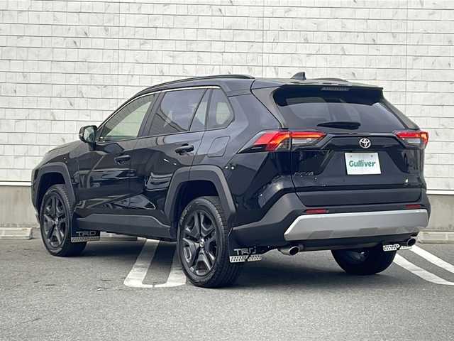 トヨタ ＲＡＶ４ アドベンチャー 山形県 2024(令6)年 2.6万km アティチュードブラックマイカ 純正ディスプレイオーディオ/・フルセグ/・Bluetooth/パノラミックビューモニター/純正ドライブレコーダー/トヨタセーフティセンス/ACC/BSM/D席メモリ機能付パワーシート/前席シートヒーター/前席エアシート/革巻きステアリング/ステアリングヒーター/ステアリングスイッチ/TRDマッドフラップ/ルーフレール/ウィンカーミラー/LEDヘッドライト/フォグランプ/フロアマット/スマートキー/プッシュスタート