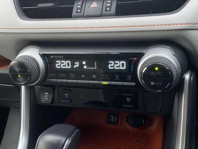 トヨタ ＲＡＶ４ アドベンチャー 山形県 2024(令6)年 2.6万km アティチュードブラックマイカ 純正ディスプレイオーディオ/・フルセグ/・Bluetooth/パノラミックビューモニター/純正ドライブレコーダー/トヨタセーフティセンス/ACC/BSM/D席メモリ機能付パワーシート/前席シートヒーター/前席エアシート/革巻きステアリング/ステアリングヒーター/ステアリングスイッチ/TRDマッドフラップ/ルーフレール/ウィンカーミラー/LEDヘッドライト/フォグランプ/フロアマット/スマートキー/プッシュスタート