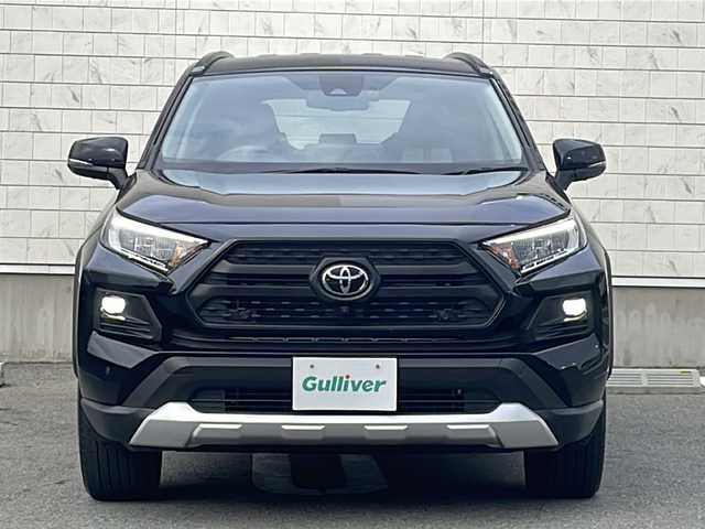トヨタ ＲＡＶ４ アドベンチャー 山形県 2024(令6)年 2.6万km アティチュードブラックマイカ 純正ディスプレイオーディオ/・フルセグ/・Bluetooth/パノラミックビューモニター/純正ドライブレコーダー/トヨタセーフティセンス/ACC/BSM/D席メモリ機能付パワーシート/前席シートヒーター/前席エアシート/革巻きステアリング/ステアリングヒーター/ステアリングスイッチ/TRDマッドフラップ/ルーフレール/ウィンカーミラー/LEDヘッドライト/フォグランプ/フロアマット/スマートキー/プッシュスタート