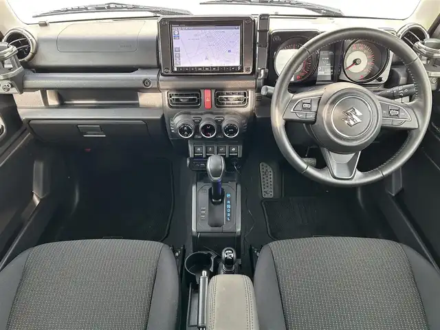 スズキ ジムニー シエラ JC 新潟県 2023(令5)年 2.2万km ブルーイッシュブラックパール3 衝突軽減/純正ナビ/(AM/FM/CD/DVD/BT/フルセグ)/バックカメラ/ETC/クルーズコントロール/アイドリングストップ/シートヒーター/革巻きステアリング/ステアリングスイッチ/AUTOライト/LEDヘッドライト/フォグランプ/横滑り防止/プッシュスタート/スマートキー